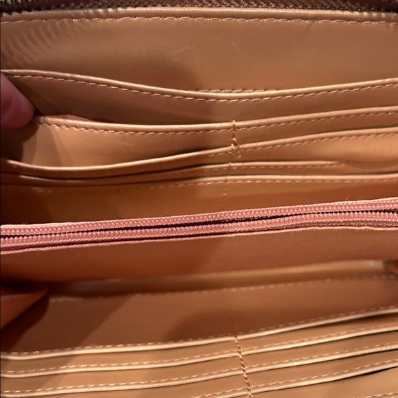 Elegant Tan Leather Women's Bag - Picture 6 of 12
